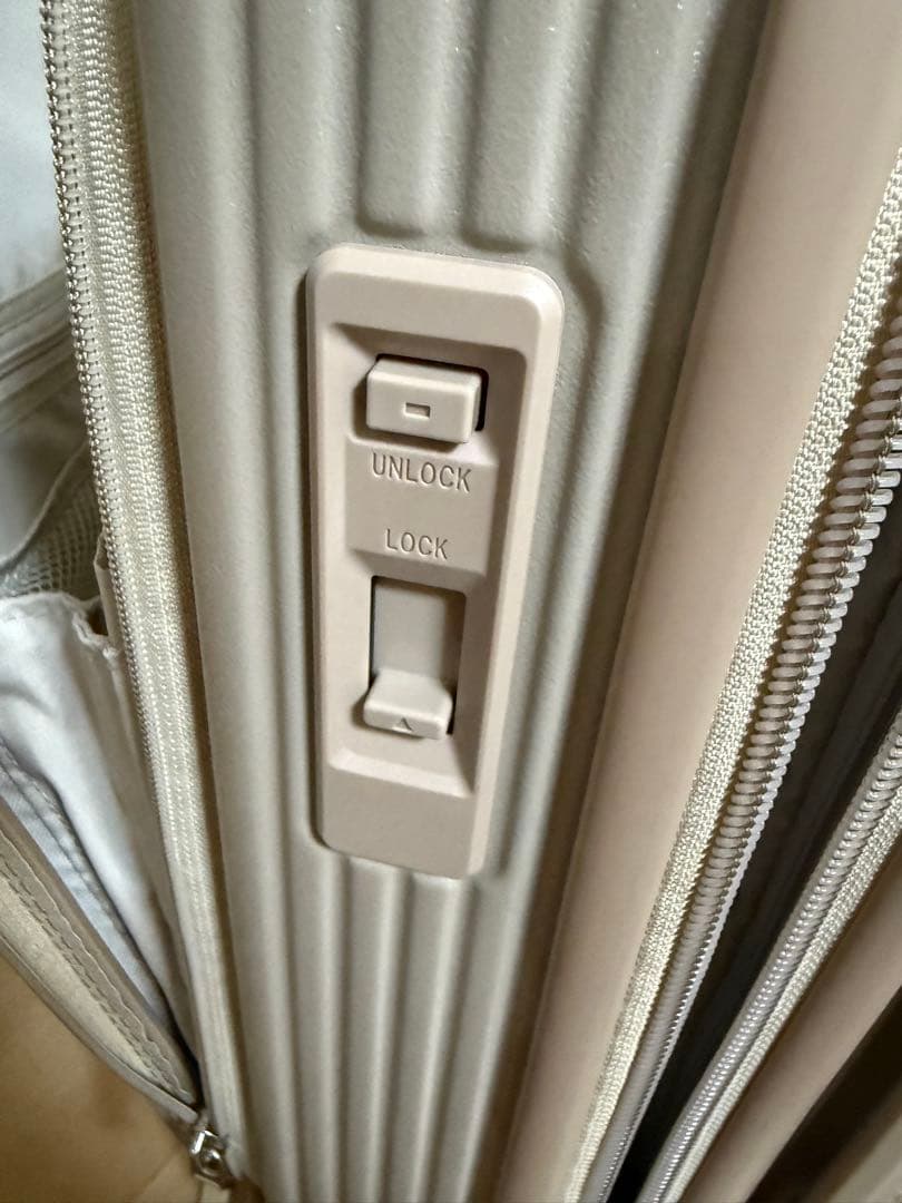 innovator-trio INV50 カフェラテ 38L キャリーケース