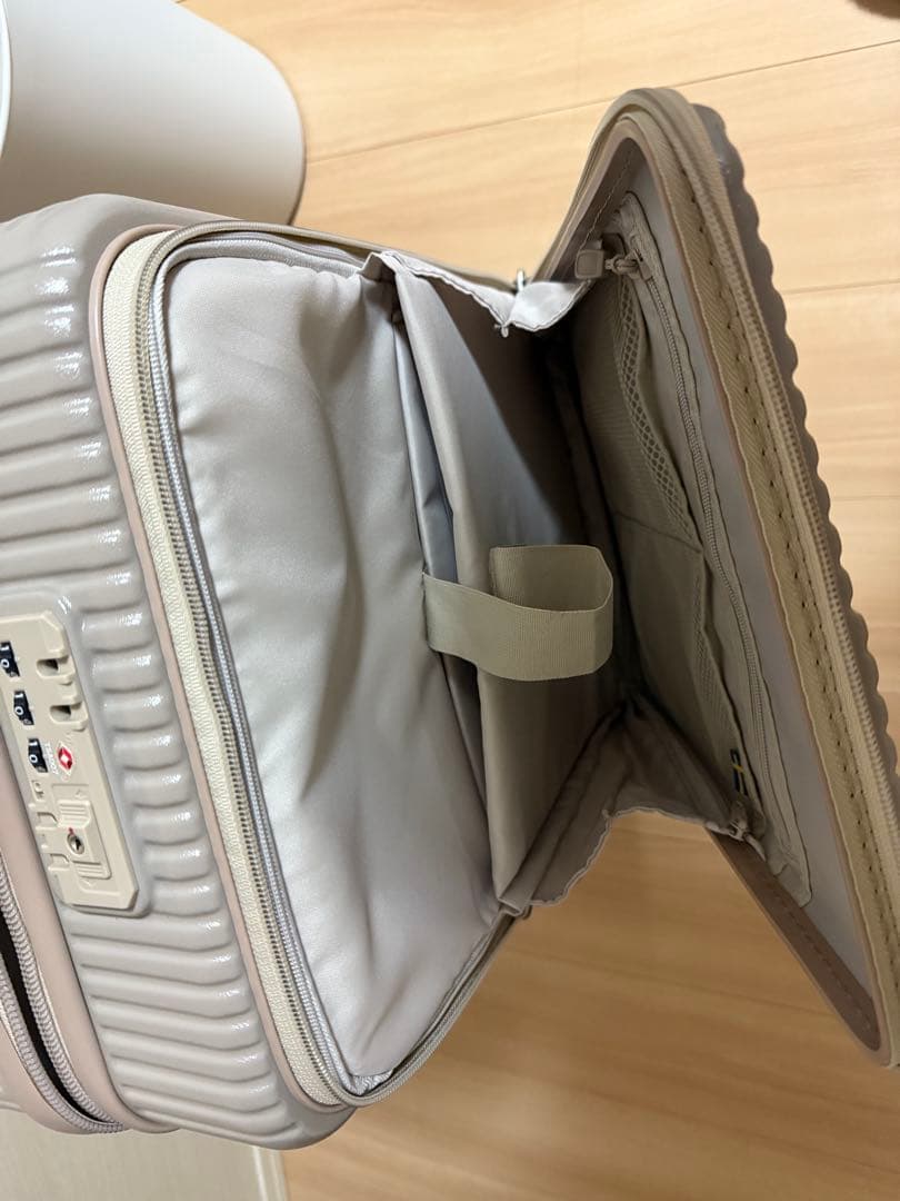 innovator-trio INV50 カフェラテ 38L キャリーケース