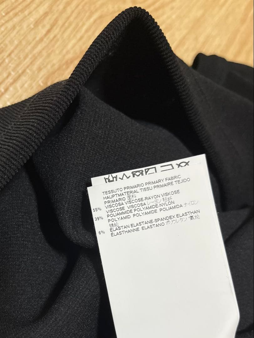 美品 メゾンマルジェラ 変形ネック リブニットタンクトップ　black XS