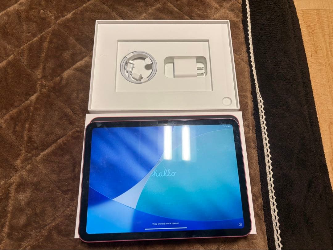 [いちご] iPad 第10世代64GB