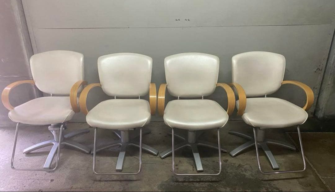 スタイリングチェア　カットチェア　１脚11000円