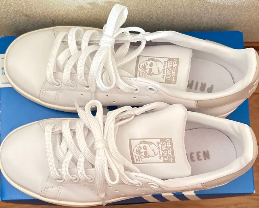 新品未使用品adidas スタンスミスGX8849 23.5 グレー