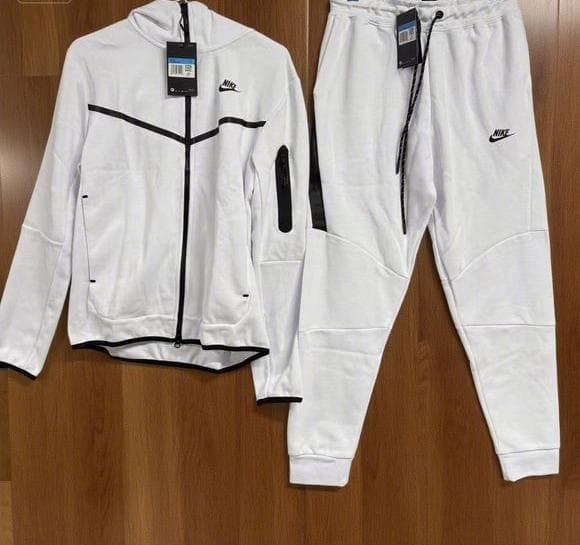 Nike ジャージ上下セット ホワイト　Mサイズ