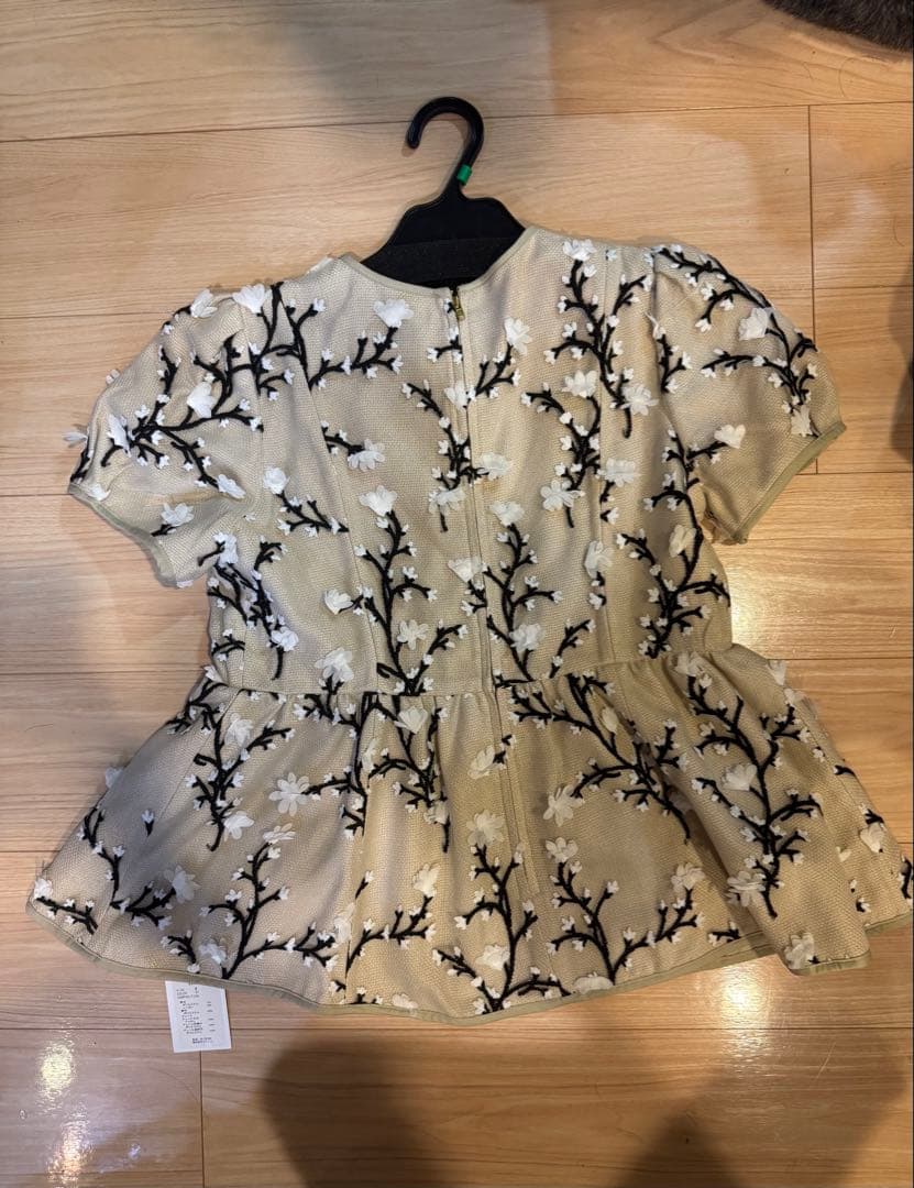 セブンテンバイミホカワヒト　ツイード刺繍トップス　M 新品未使用品