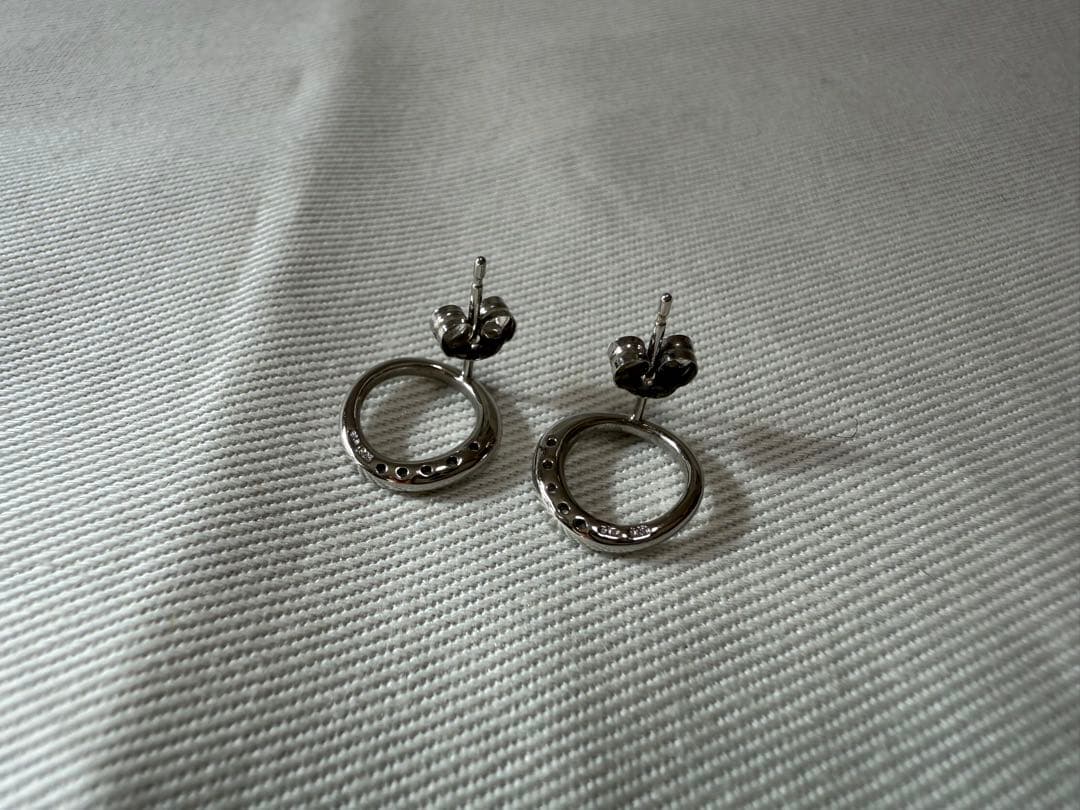 ete ビジューサークルピアス シルバー ケース付き