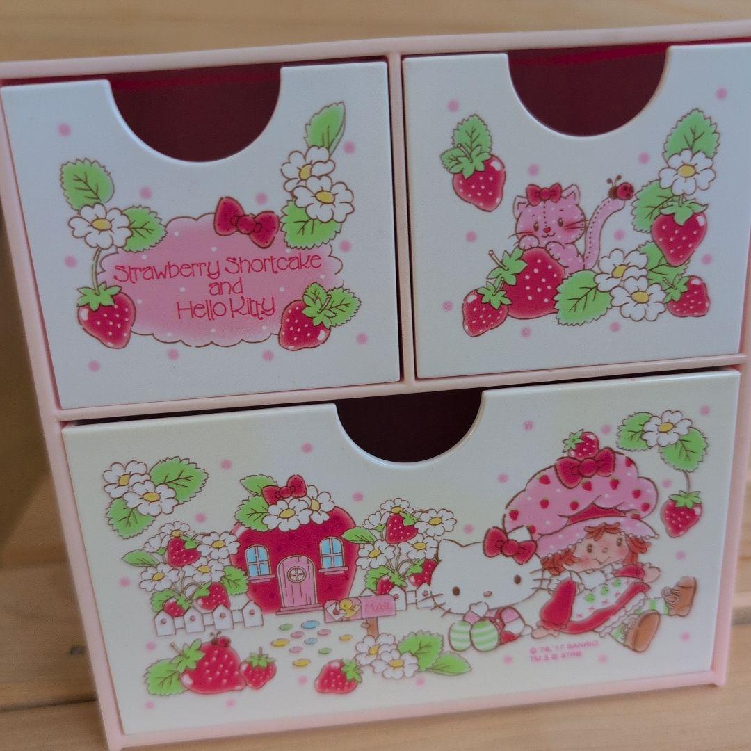 ストロベリーショートケーキandハローキティ　小物入れ昭和レトロ