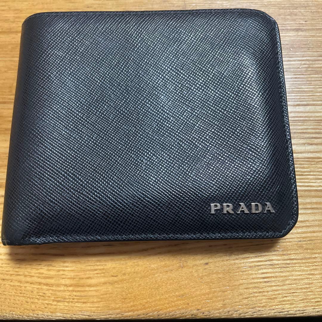 PRADA 折りたたみ財布