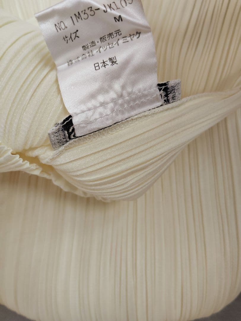 ISSEY MIYAKE イッセイミヤケ　日本製　長袖　プリーツ トップス