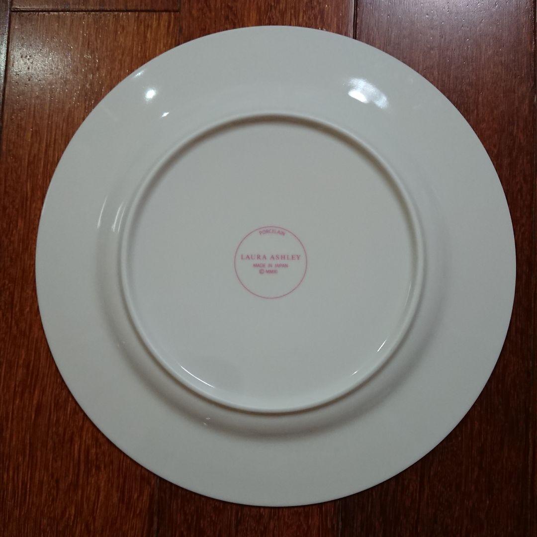 クチュールローズ アフタヌーンティーセット ローラアシュレイ ケーキスタンドほか