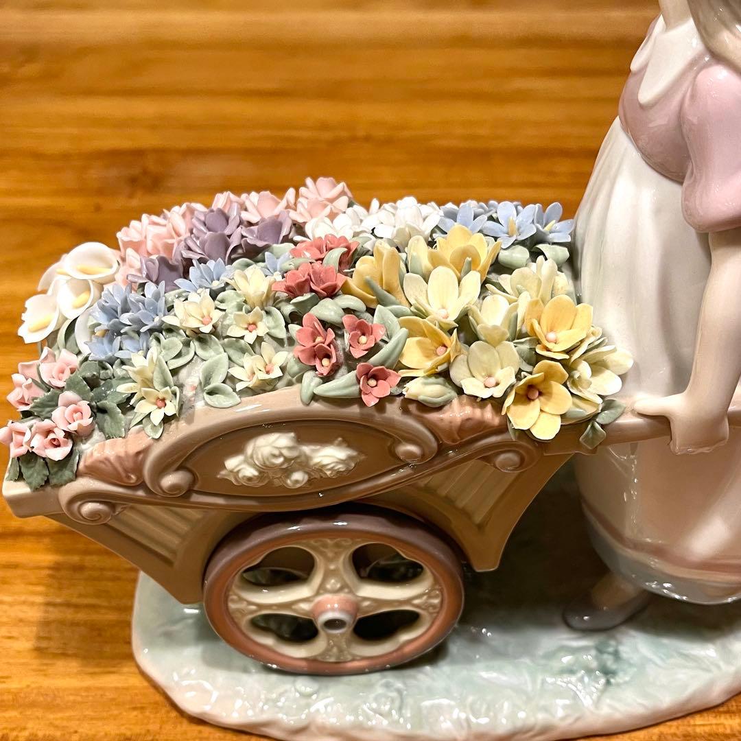リヤドロ LLADRO 可愛いお花屋さん 女の子 フィギュリン 人形 インテリア