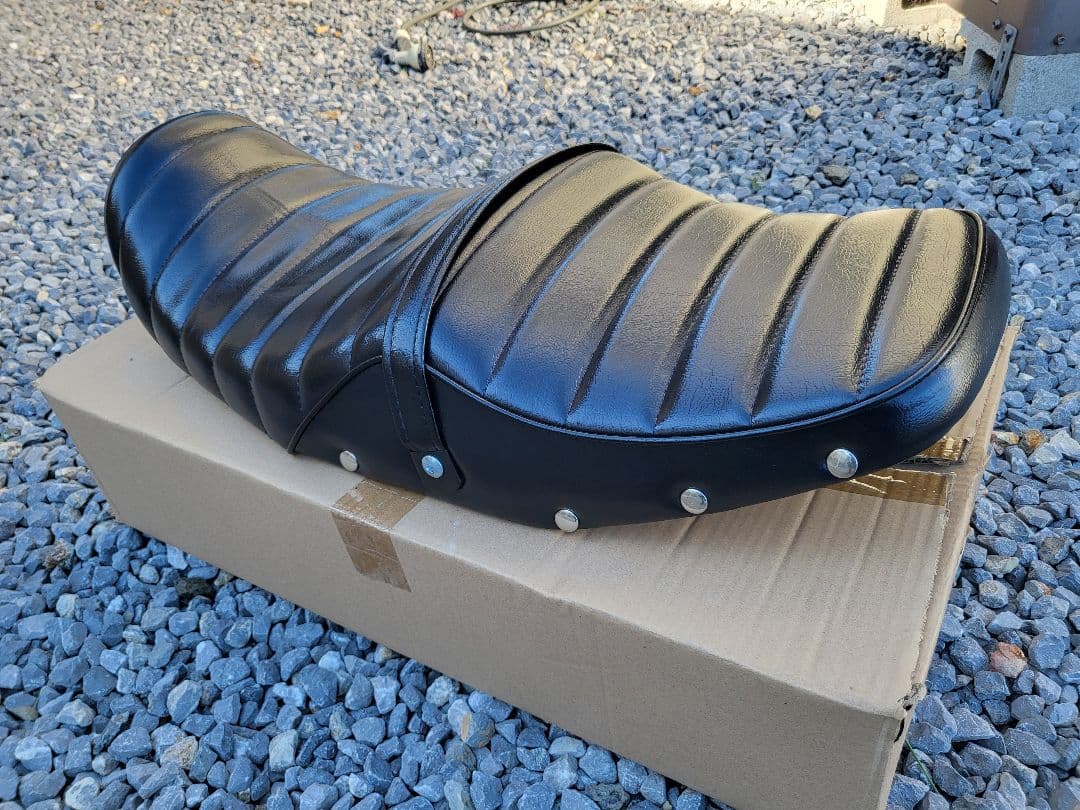 ＺＲＸ４００　鋲打ち　黒皮　タックロールシート　/ ZRX2 ZR400E