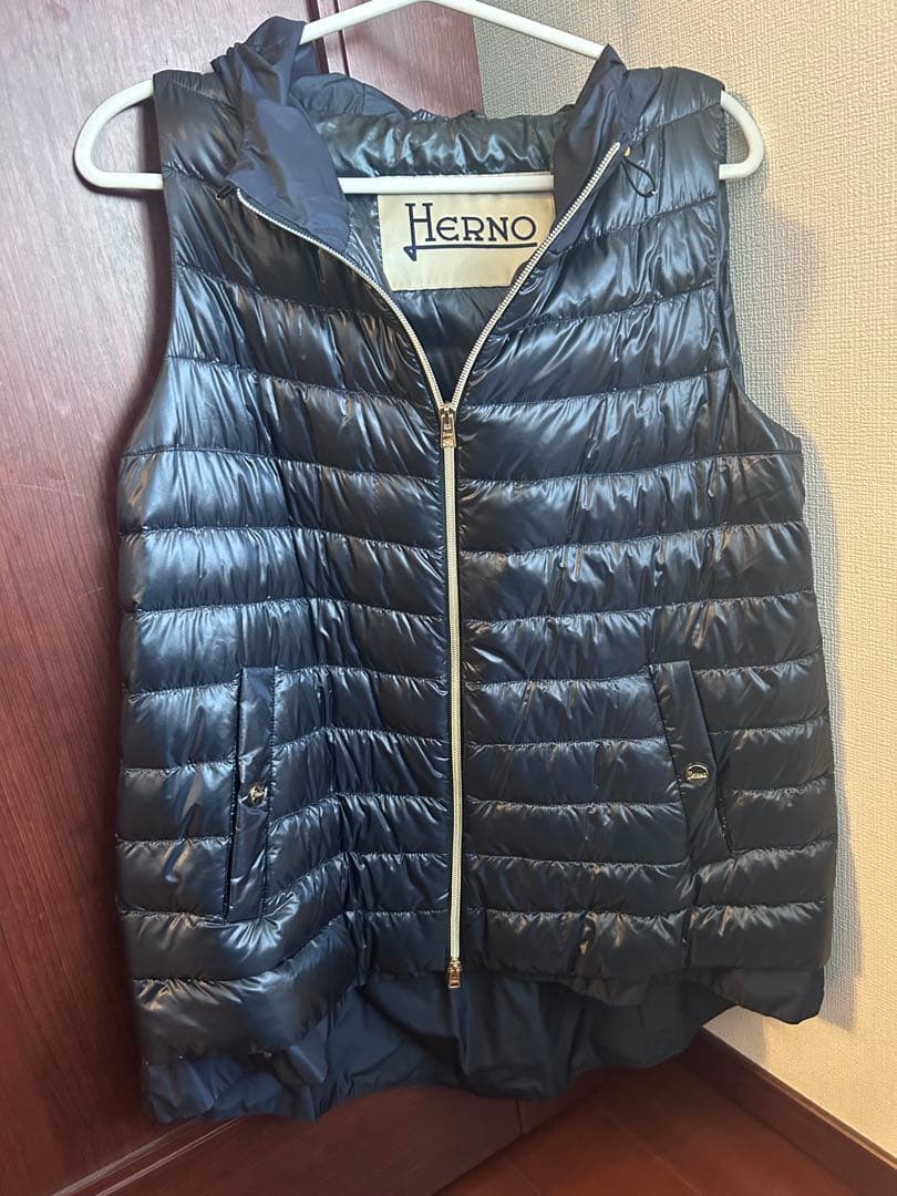 【極美品】Herno ヘルノダウンベスト ネイビー