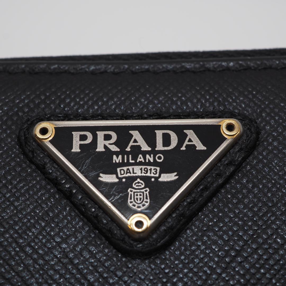 PRADA プラダ ケース サフィアーノ 三角プレート 黒