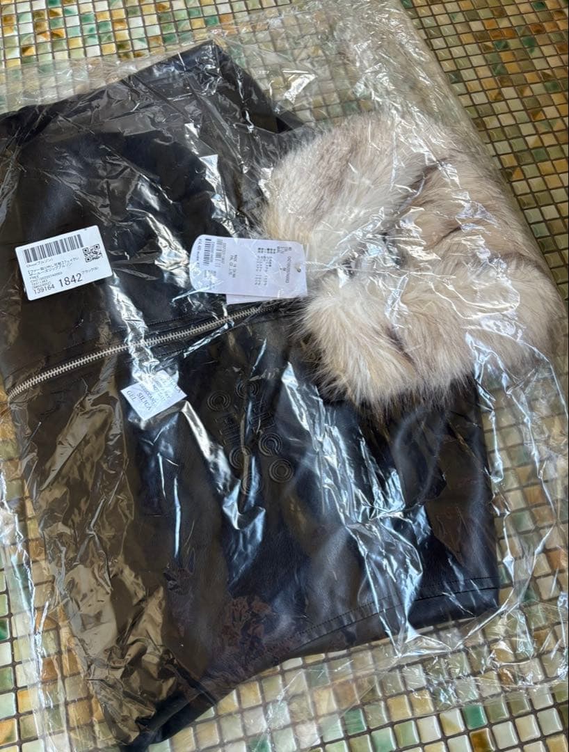 フェイクレザールーズジップブルゾン完売品 新品未開封