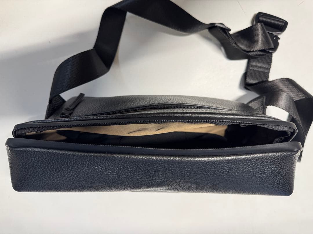 GRAMS(28) 156 シティ・クロスボディ