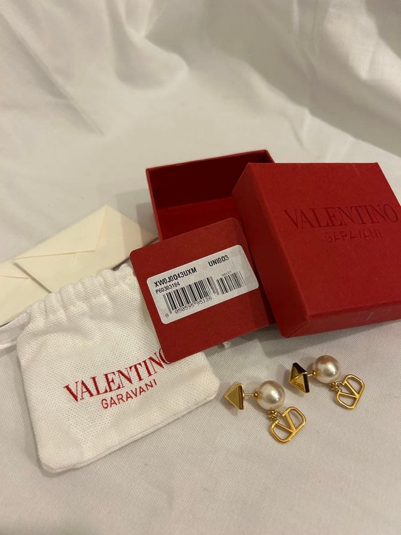 VALENTINO ヴァレンティノ　パールピアス