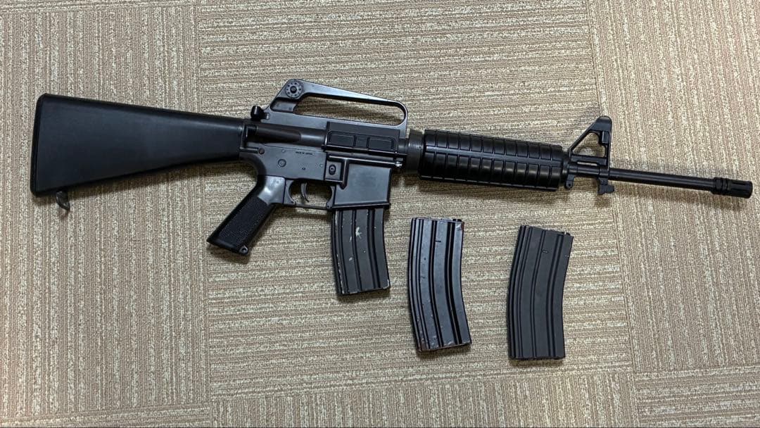 東京マルイ　M4 AR 固定ストック　電動ガン 多弾マガジン3本付