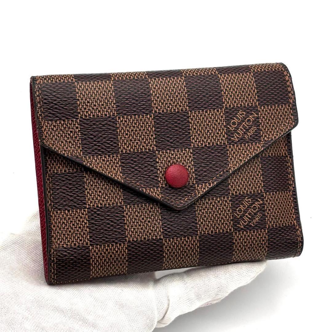 ルイヴィトン ダミエ ポルトフォイユ ヴィクトリーヌ 三つ折り財布 スリーズ 赤