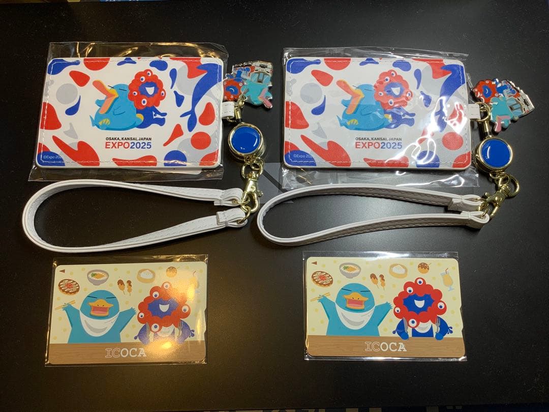 【万博会場限定】ICOCAとミャクミャク・イコちゃん　合皮パスケースセット　２組