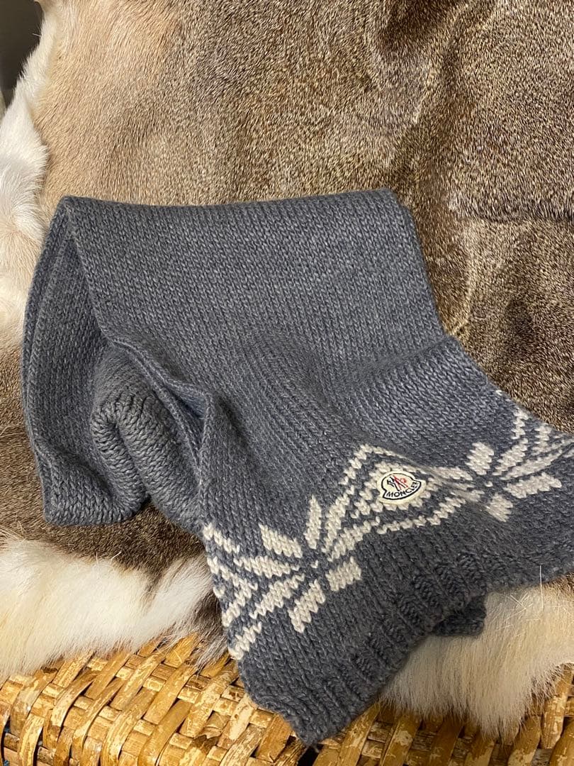 モンクレール　グレー 雪の結晶模様 マフラー　正規品