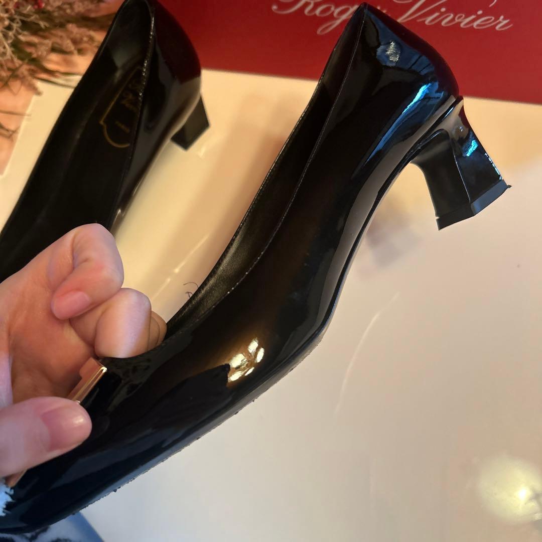 roger vlvier エナメルヒール