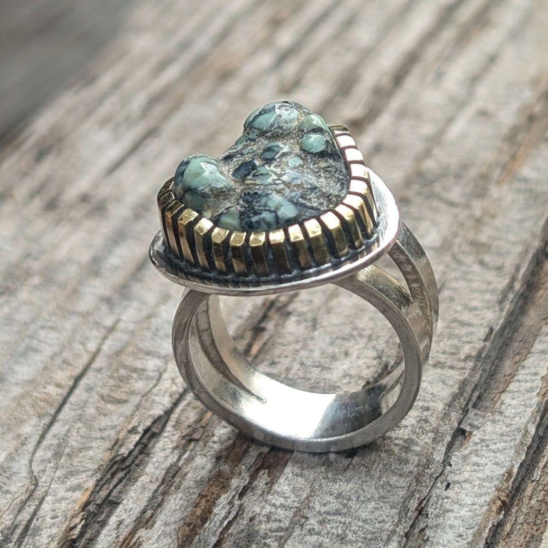 ハンドメイドのターコイズリング　 インディアンジュエリー風