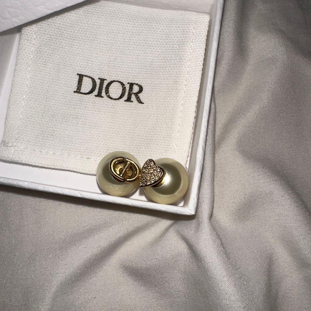 Dior ハート、ロゴ型アシンメトリーピアス
