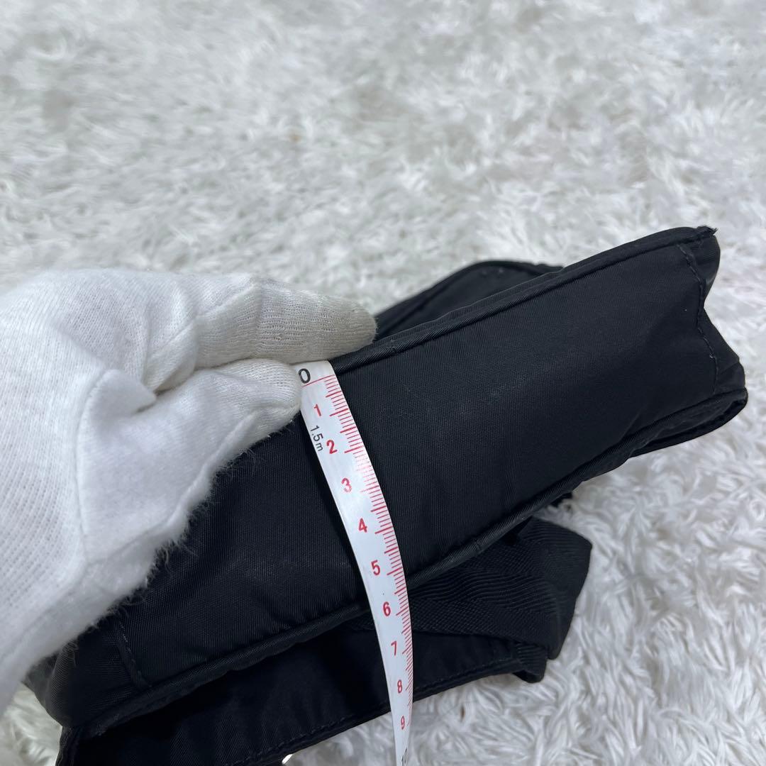 PRADA ブラック ボディバッグ ウエストポーチ