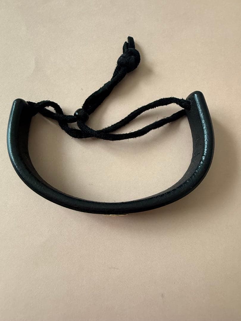 ゴローズ　黒 レザー バングル 金メタル