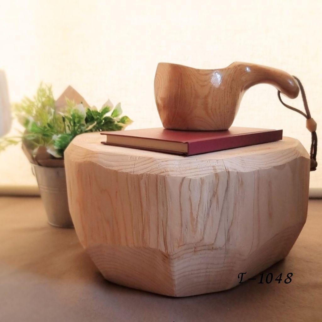 ナチュラルウッドのサイドテーブル 木の温もりとひのきの香り 椅子・花台