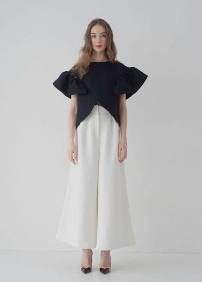 ほぼ新品　メゾンドドルチェmaison de Dolce. フィオーレトップス