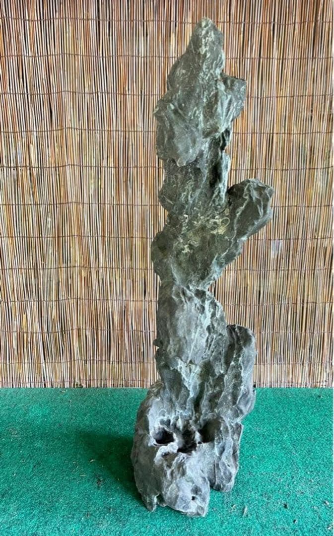 揖斐立ち石　龍岩石？