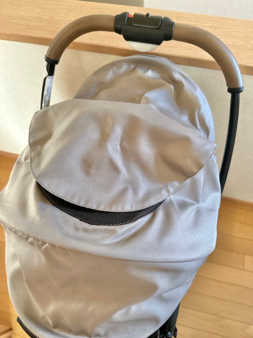 【極美品】Aprica カルーンエアーメッシュAC ベージュ 両対面式 軽量