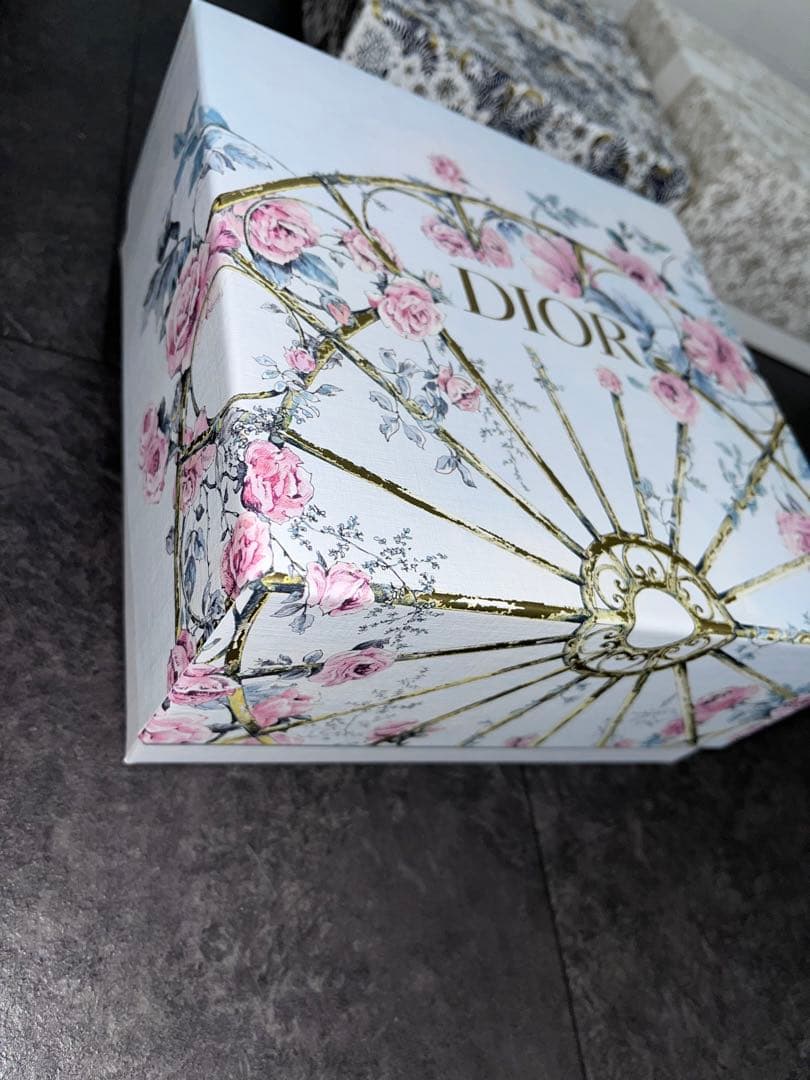 ディオール　化粧品　ノベルティ　ショップ袋　箱　カタログ　ショッパー　香水