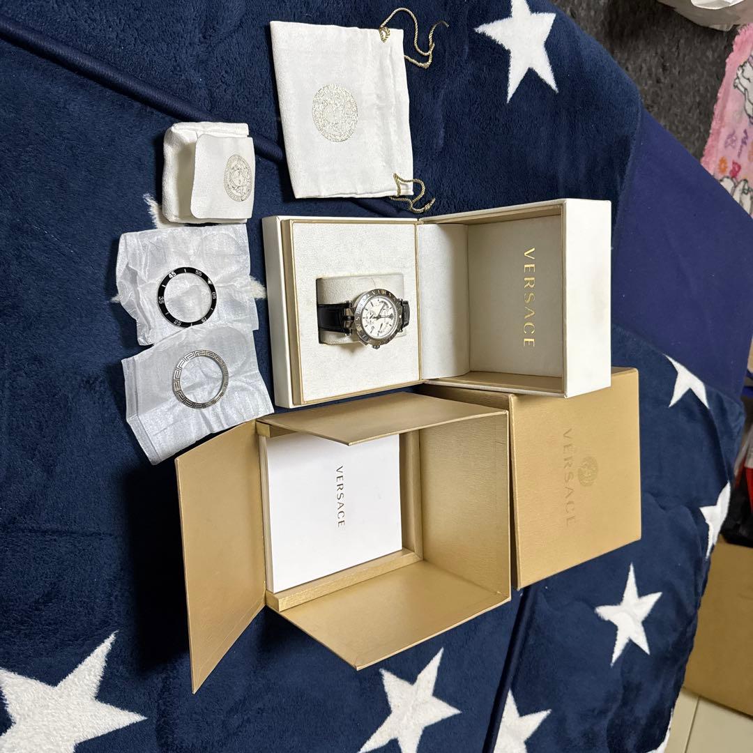 VERSACE クォーツ時計 シルバー 黒