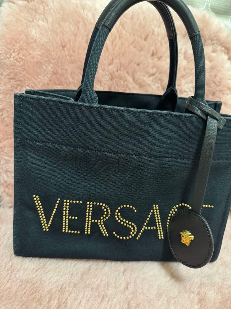 VERSACE スタッズ付き黒トートバッグ