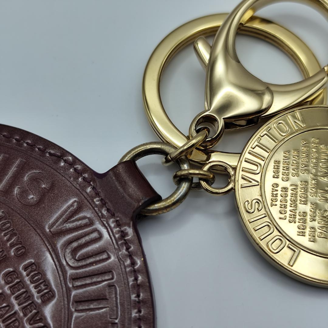 鑑定済・極美品ルイヴィトン ヴェルニ ポルトクレロン キーホルダーバックチャーム