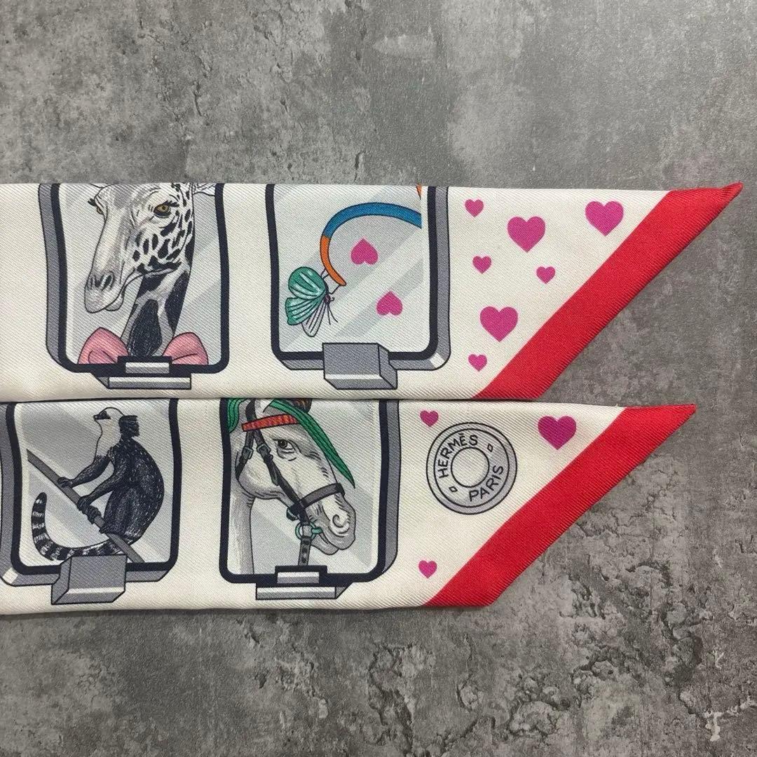 エルメス　ツイリー　エルメスストーリー　スカーフ　人気柄　ホワイト、レッド