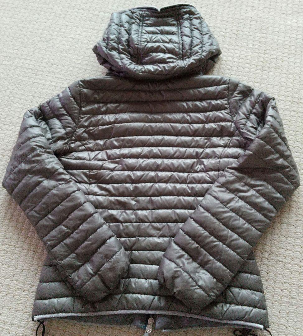 デュベティカ ライトダウンジャケット グレー 薄手 軽量 レディース