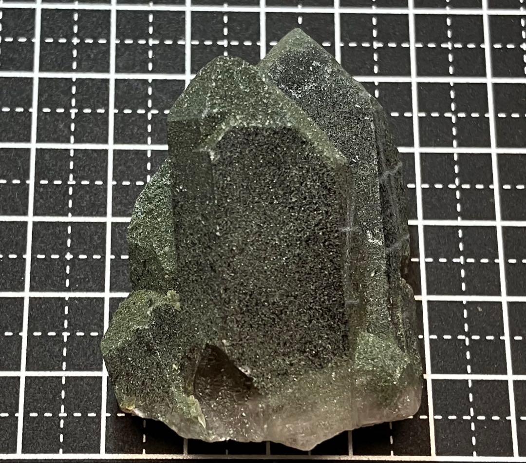 激レア　ガウリシャンカールクローライトオンスモーキークオーツクラスター　約63g