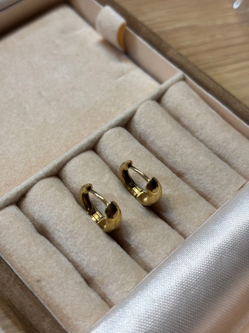 スピンドルピアス 11ミリ 美品 １８金