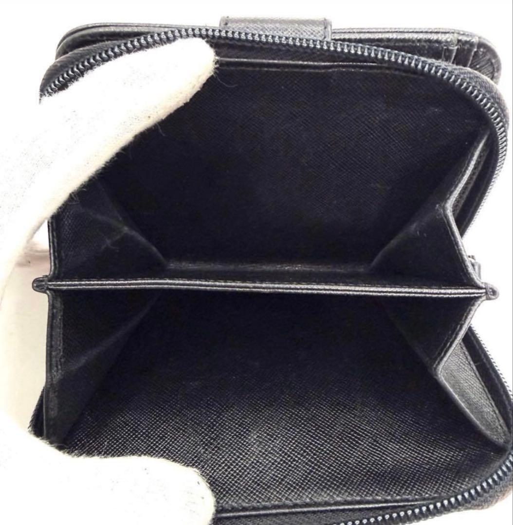 PRADA ブラック レザー 二つ折り財布　三角ロゴプレート