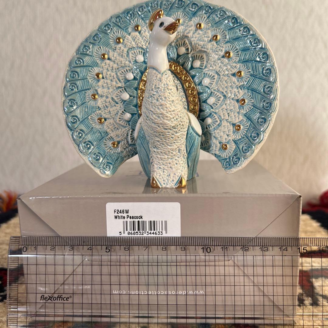 リンコナダ　白孔雀