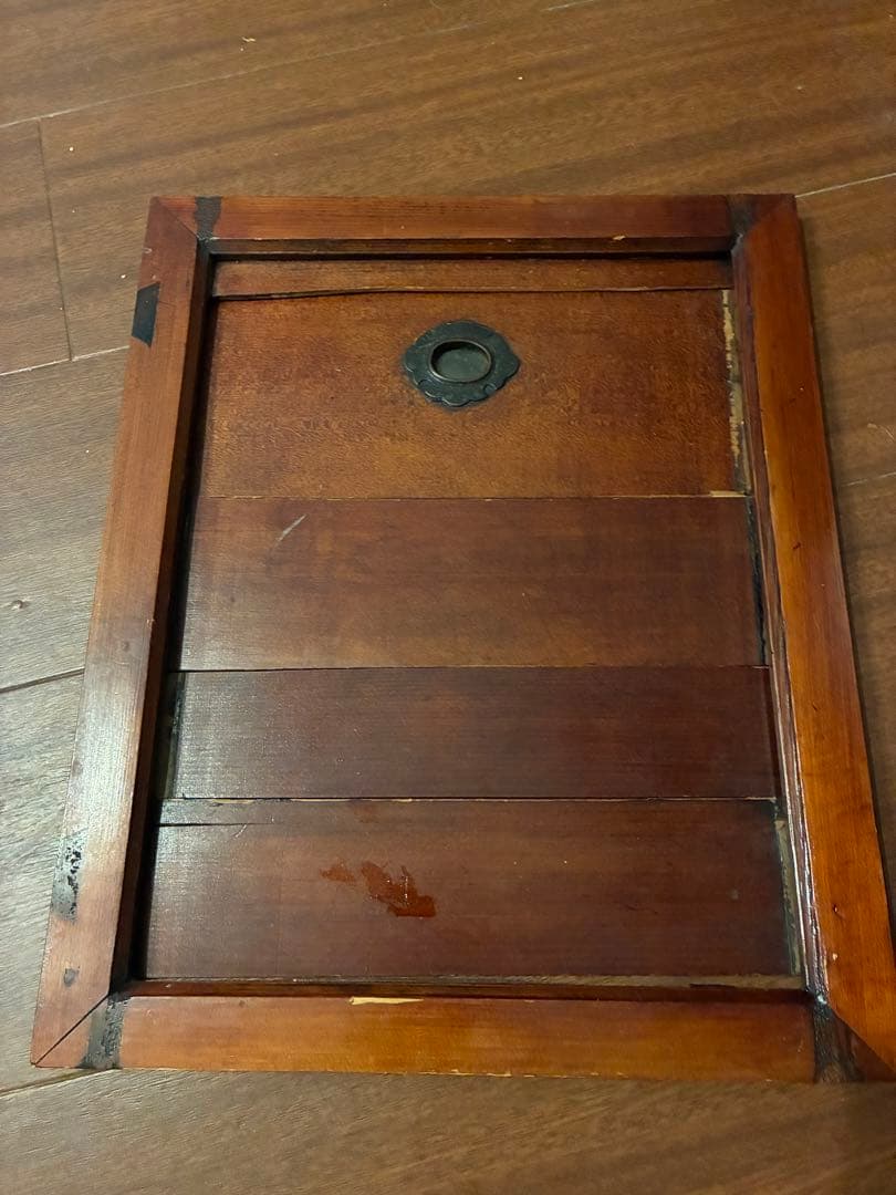 昭和レトロな趣たっぷりの「アンティーク茶箪笥」