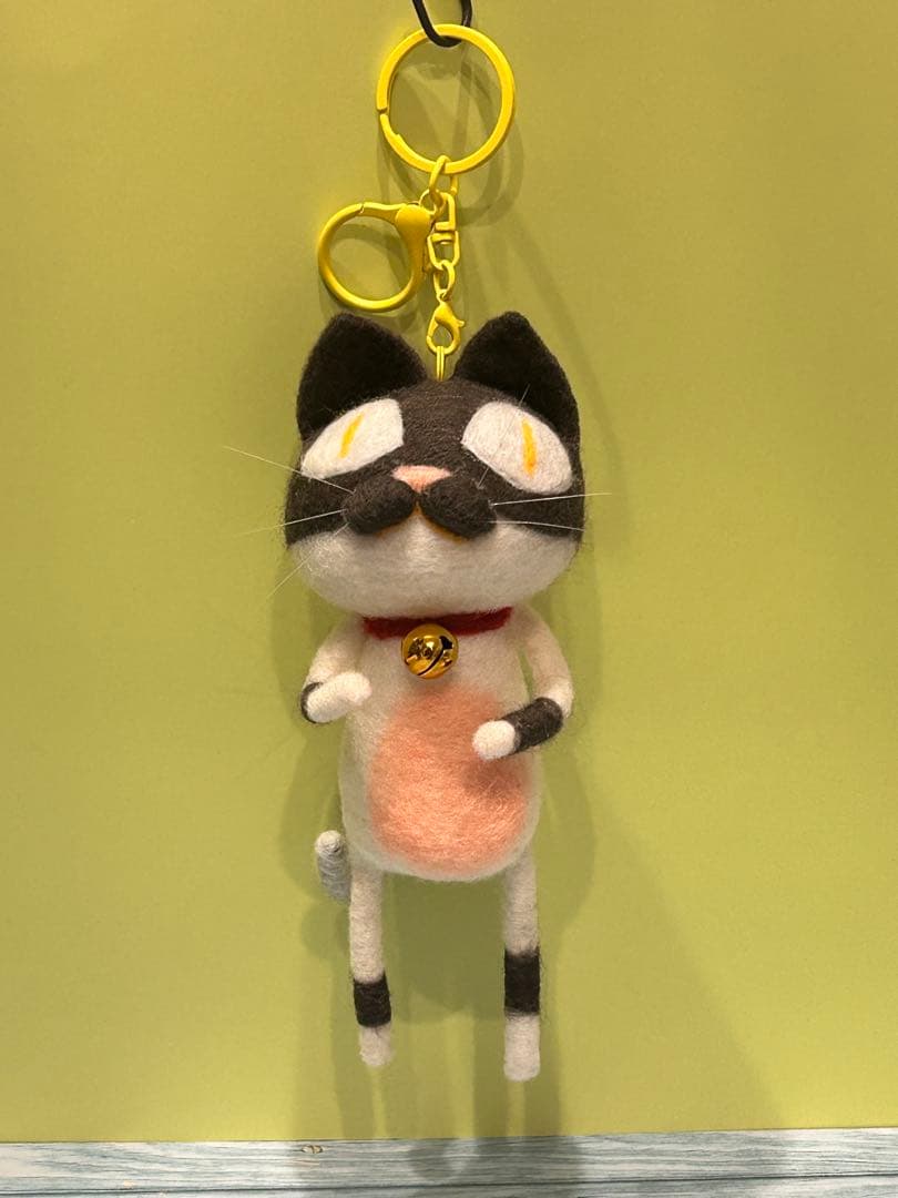 羊毛フェルトで作った可愛い猫のキーホルダー