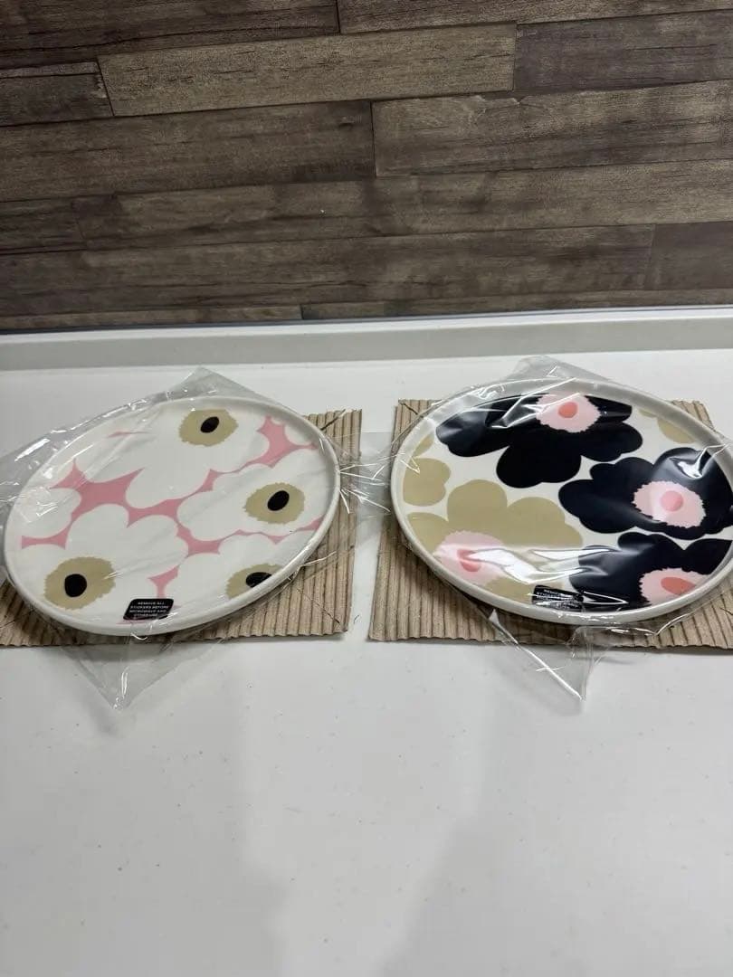 マリメッコ　ウニッコ　春　新作　プレート20㎝　2枚　新品未開封