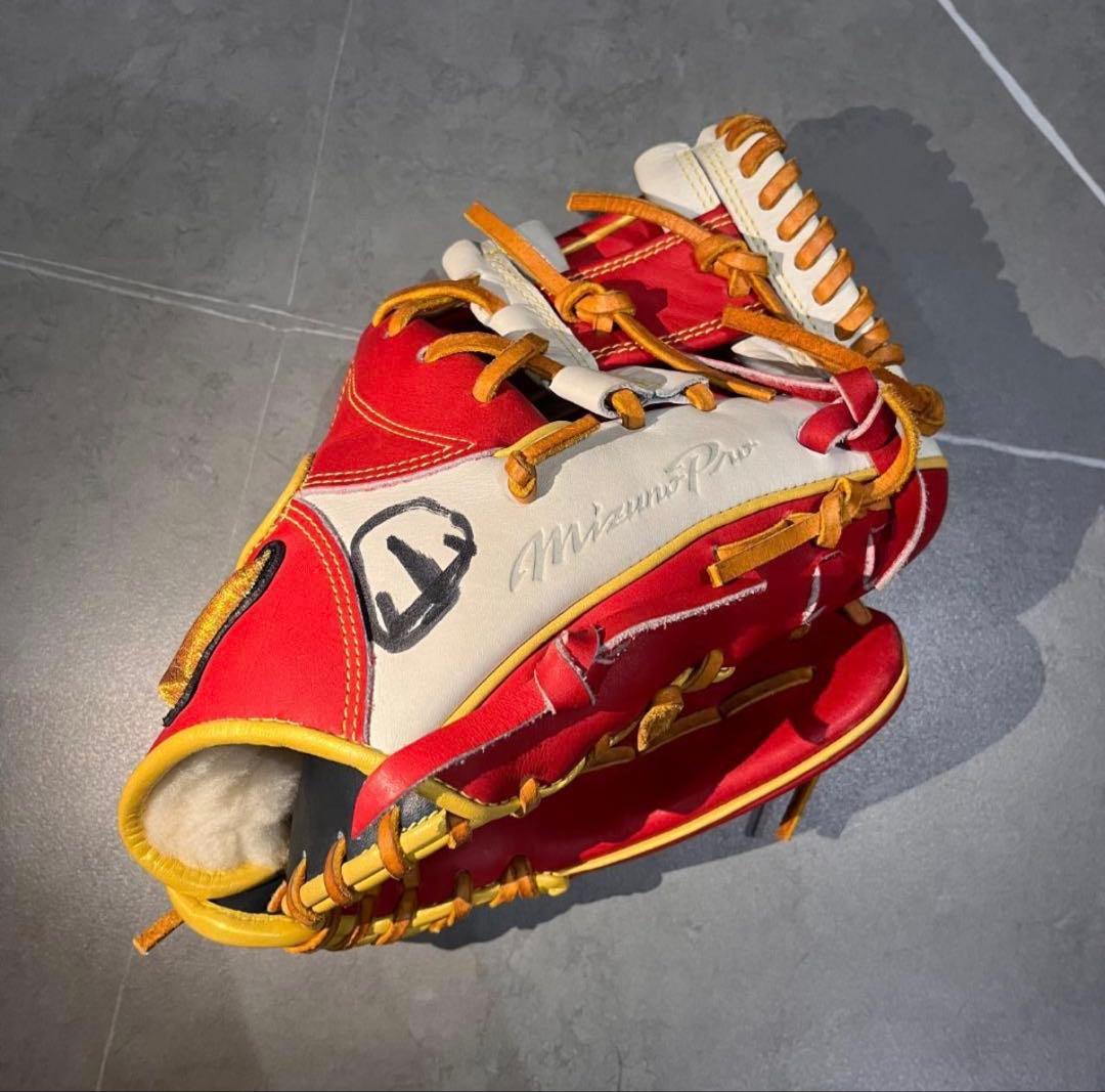 山ちゃん　グローブ　サイン入り【撮影で使用】　ミズプロ　ガードまん