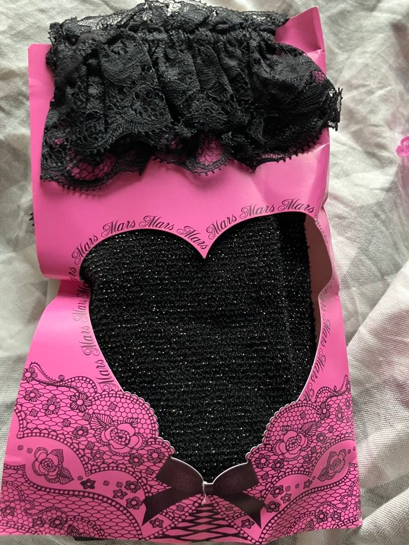 MAARS レースニーハイソックス 黒ラメ&ピンクガーターベルト2点セット新品