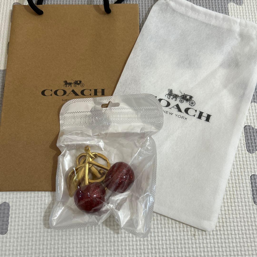 新品未使用★コーチ　キーホルダー キーリング チェリー