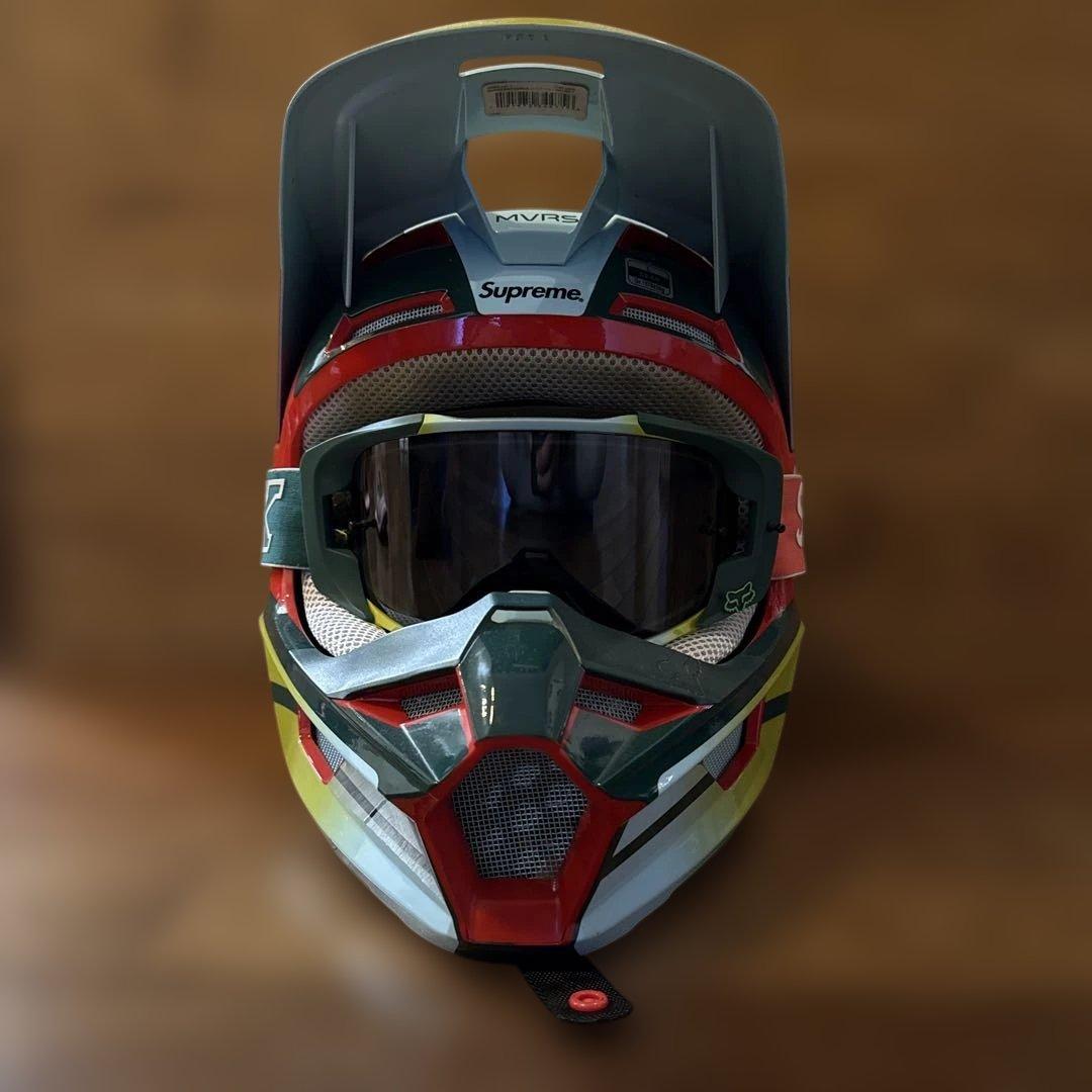 Supreme fox racing フルフェイスヘルメット‼️